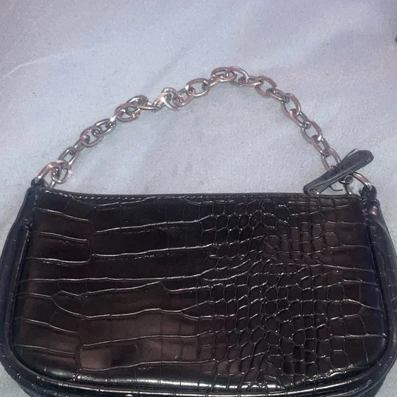 Yves Saint Laurent Black Croc-Embossed Shoulder Bag - Picture 3 of 10